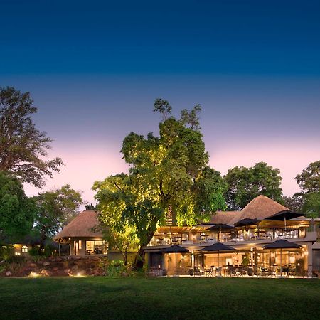 Ursula'S Homestead Victoria Falls Esterno foto